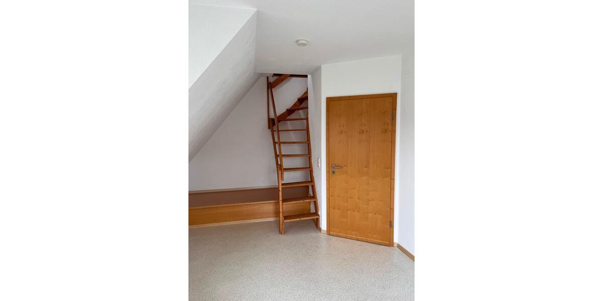 Dachgeschoßwohnung Lingen (Ems) - 3 Zimmer, 84 m&sup2;, 865&euro; | Angebot:26615506