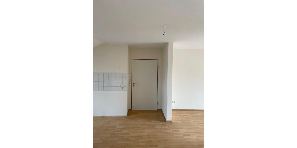 Dachgeschoßwohnung Lübbecke - 3 Zimmer, 100 m&sup2;, 800&euro; | Angebot:26350500