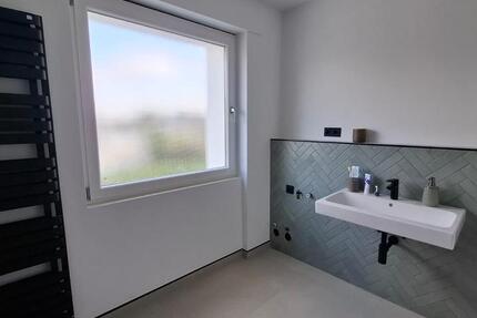 Erstbezug nach Kernsanierung: 5-Zimmer Wohnung mit Balkon 4 zimmer