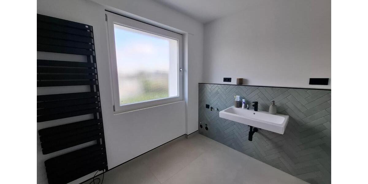 Erstbezug nach Kernsanierung: 5-Zimmer Wohnung mit Balkon 4 zimmer