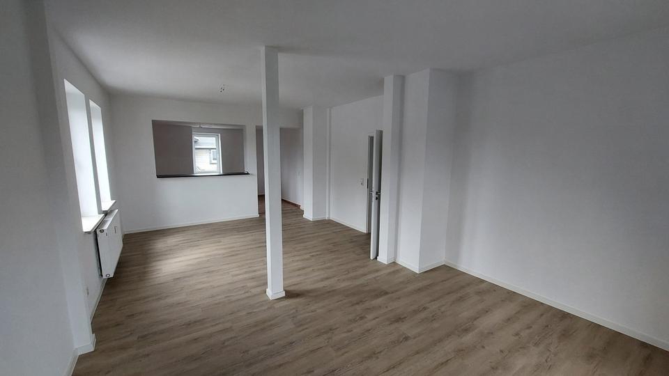 Etagenwohnung Lugau/Erzgebirge Erzgebirge - 4 Zimmer, 125 m&sup2;, 875&euro; | Angebot:26634264