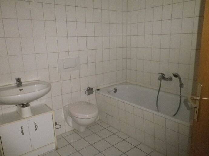 Etagenwohnung Altenburg - 3 Zimmer, 70 m&sup2;, 430&euro; | Angebot:25815939