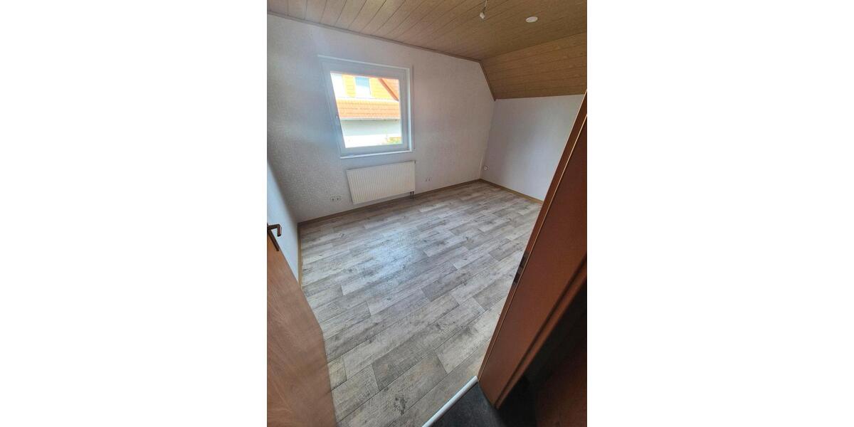Etagenwohnung Kirchhain - 3 Zimmer, 90 m&sup2;, 900&euro; | Angebot:26293236