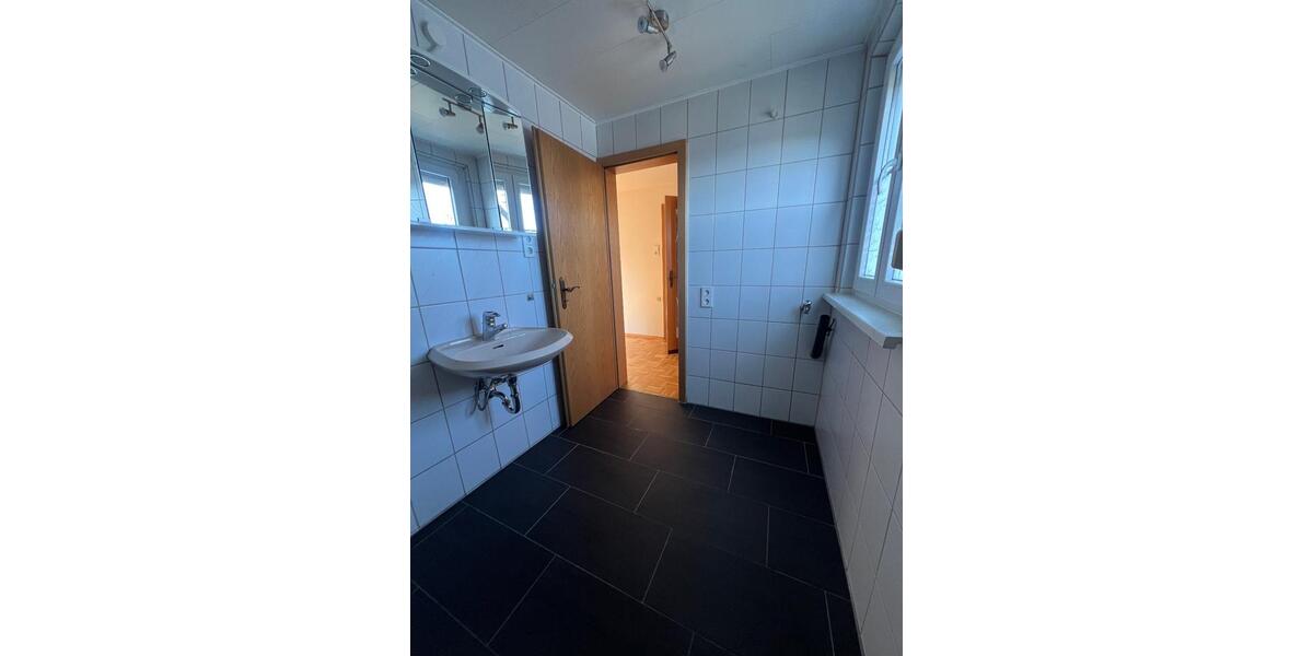 Dachgeschoßwohnung Dotternhausen - 3 Zimmer, 64 m&sup2;, 570&euro; | Angebot:25306813
