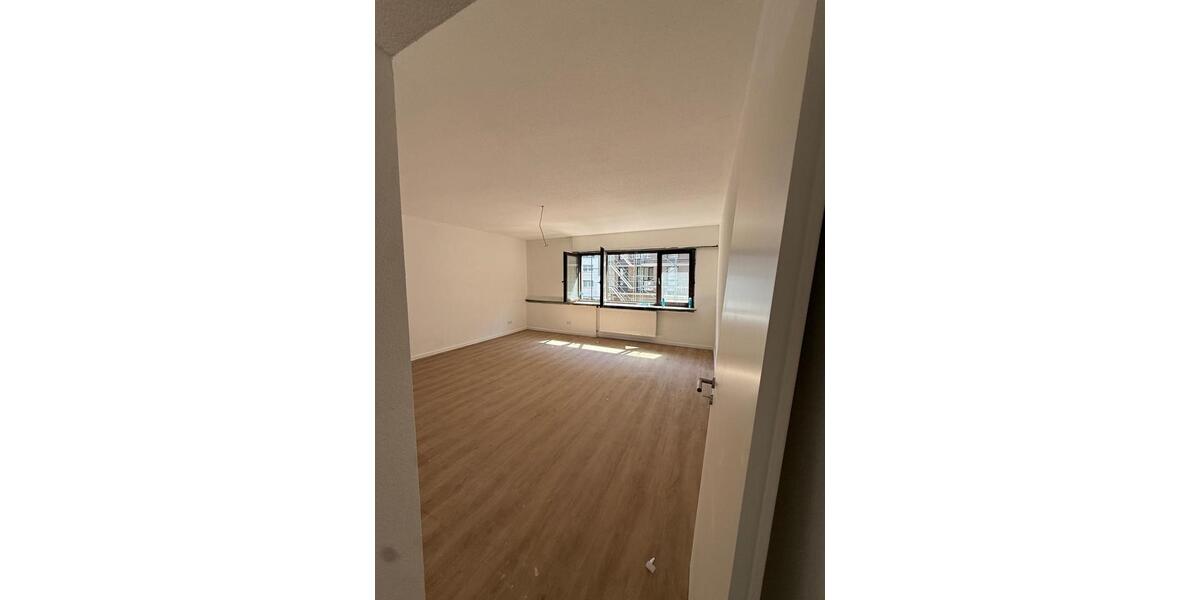 Etagenwohnung Mannheim Innenstadt - 3 Zimmer, 95 m&sup2;, 1.250&euro; | Angebot:26285295