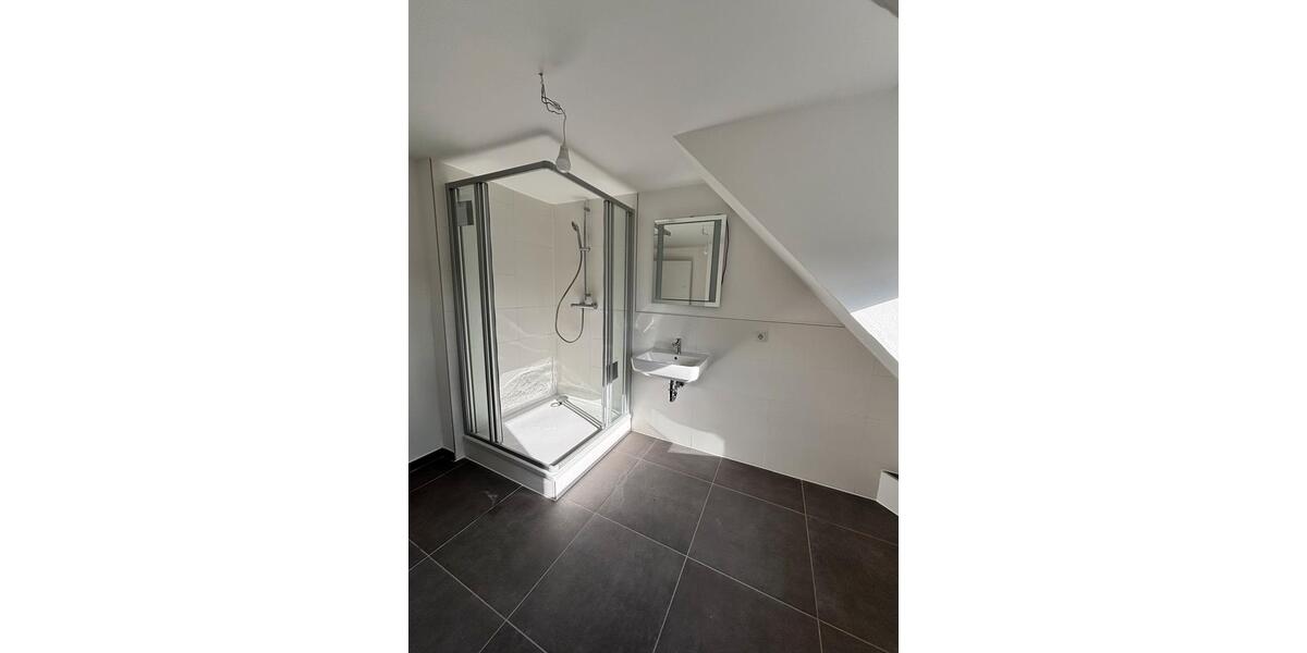 Dachgeschoßwohnung Weißenfels - 2 Zimmer, 66 m&sup2;, 595&euro; | Angebot:26272190