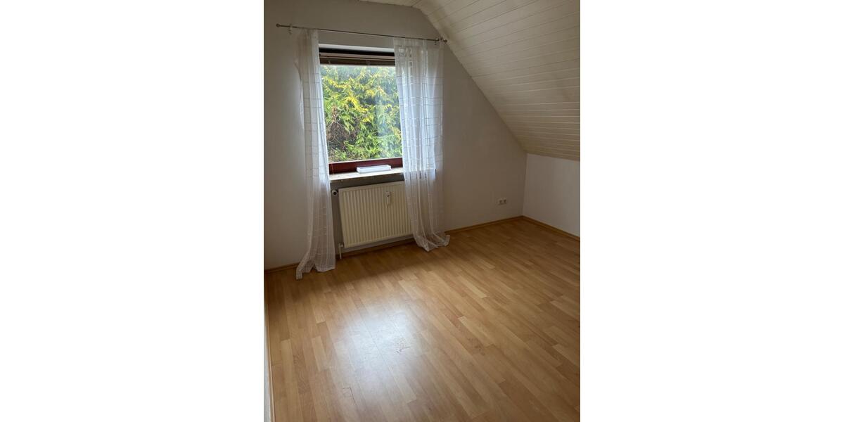 Dachgeschoßwohnung Heide - 2.5 Zimmer, 69 m&sup2;, 700&euro; | Angebot:25292752