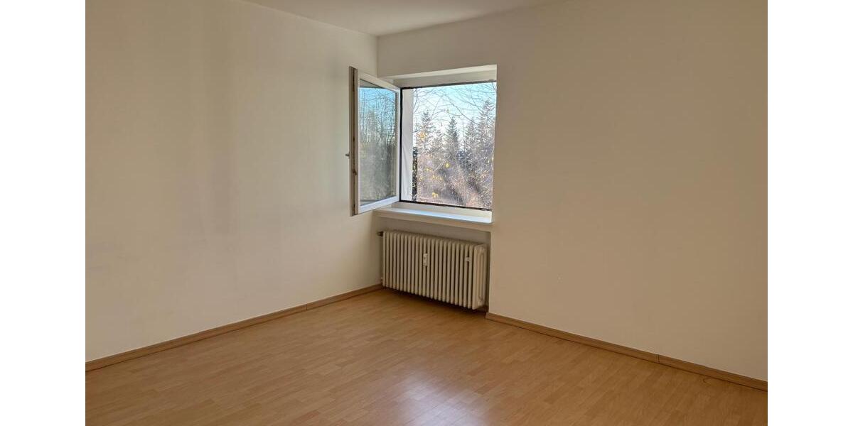 Erdgeschoßwohnung Hennef (Sieg) - 3 Zimmer, 150 m&sup2;, 1.350&euro; | Angebot:23187597