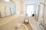 Sanierte und renovierte 3 Raum WE mit modernem BadeZimmer in ruhigem u. kleinem Mehrfamilienhaus