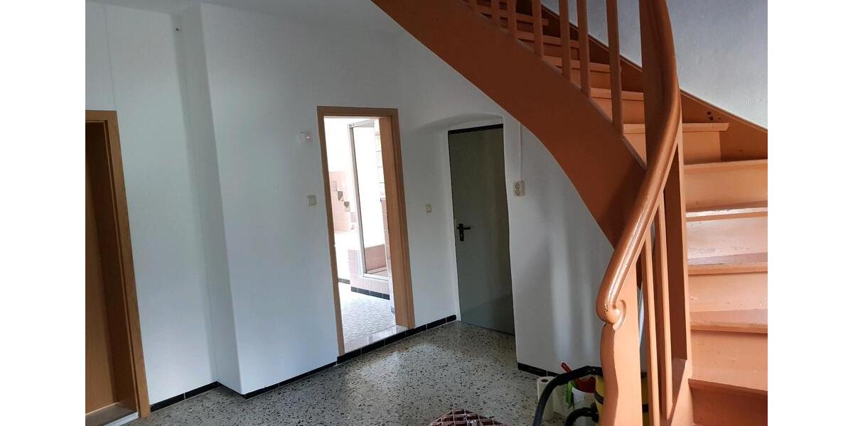 Einfamilienhaus Vohenstrauß - 2 Zimmer, 147 m&sup2;, 750&euro; | Angebot:25853607