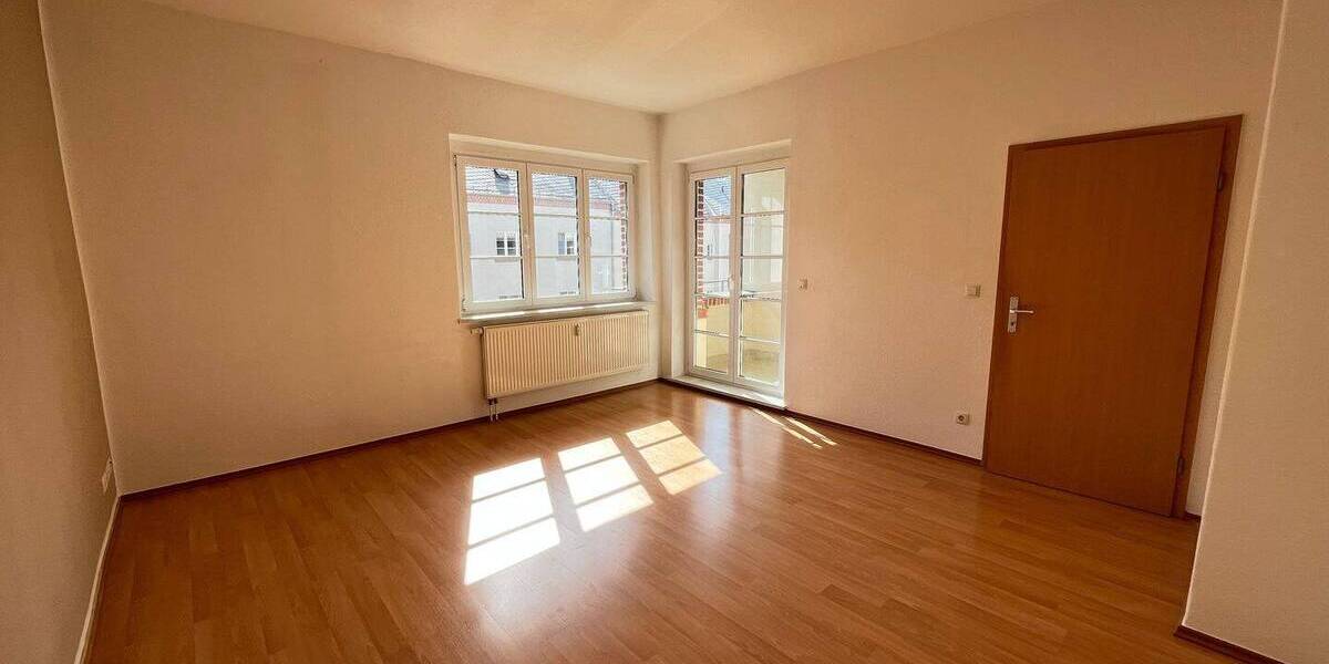 Etagenwohnung Chemnitz Bernsdorf - 1 Zimmer, 65 m&sup2;, 424&euro; | Angebot:26842141