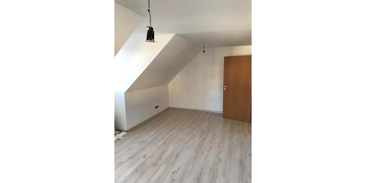 Dachgeschoßwohnung Trebgast - 3.5 Zimmer, 101 m&sup2;, 750&euro; | Angebot:24525570