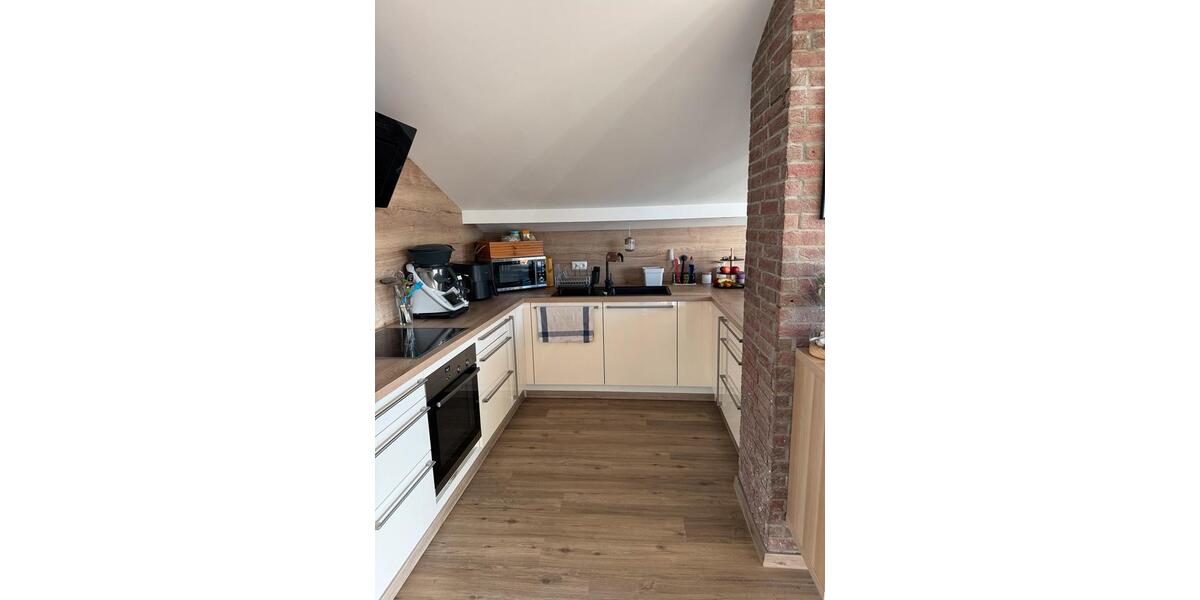 Dachgeschoßwohnung Bad Arolsen - 5 Zimmer, 105 m&sup2;, 870&euro; | Angebot:25947893