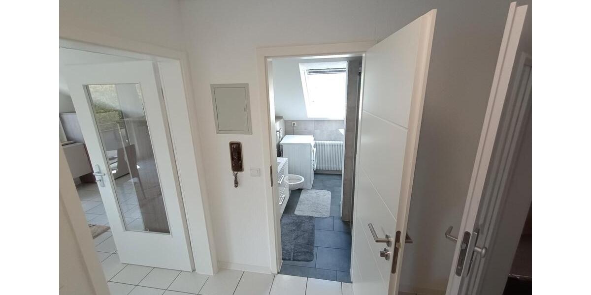 Dachgeschoßwohnung Trossingen - 1 Zimmer, 62 m&sup2;, 400&euro; | Angebot:26580139