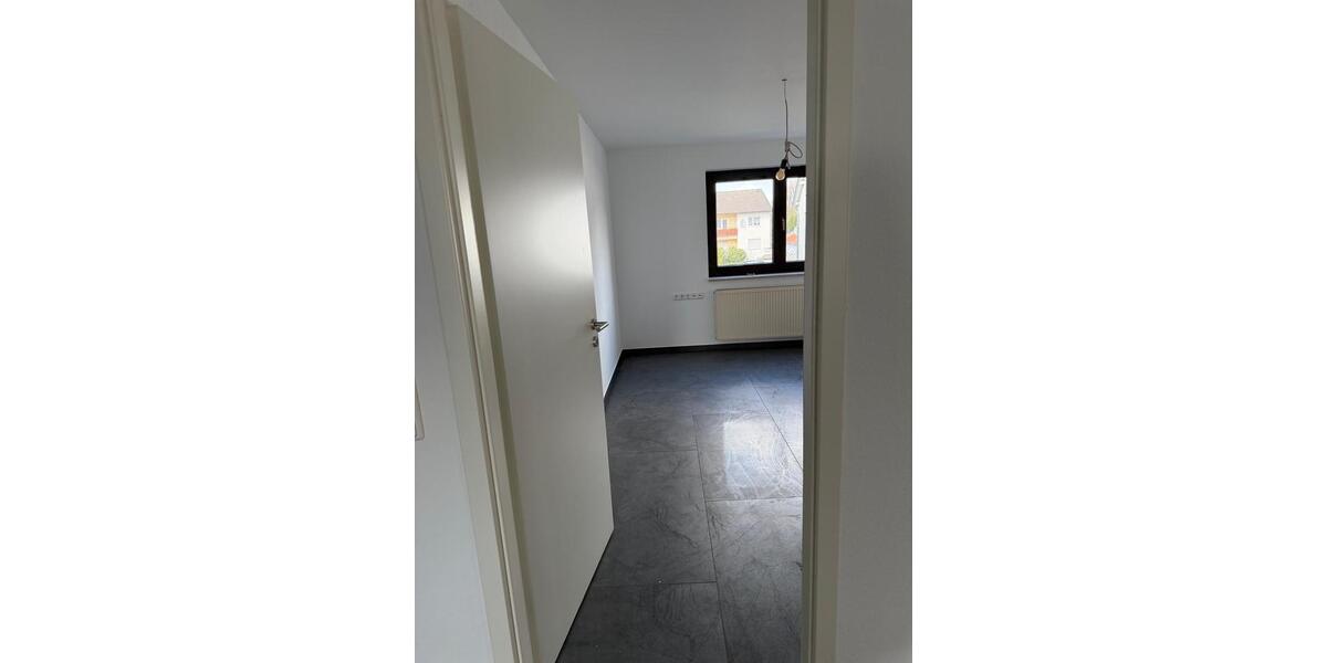 Etagenwohnung Weiterstadt - 4 Zimmer, 107 m&sup2;, 1.400&euro; | Angebot:25923521