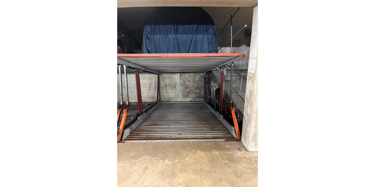 Tiefgaragenstellplatz zu Vermieten - Wiehre zimmer