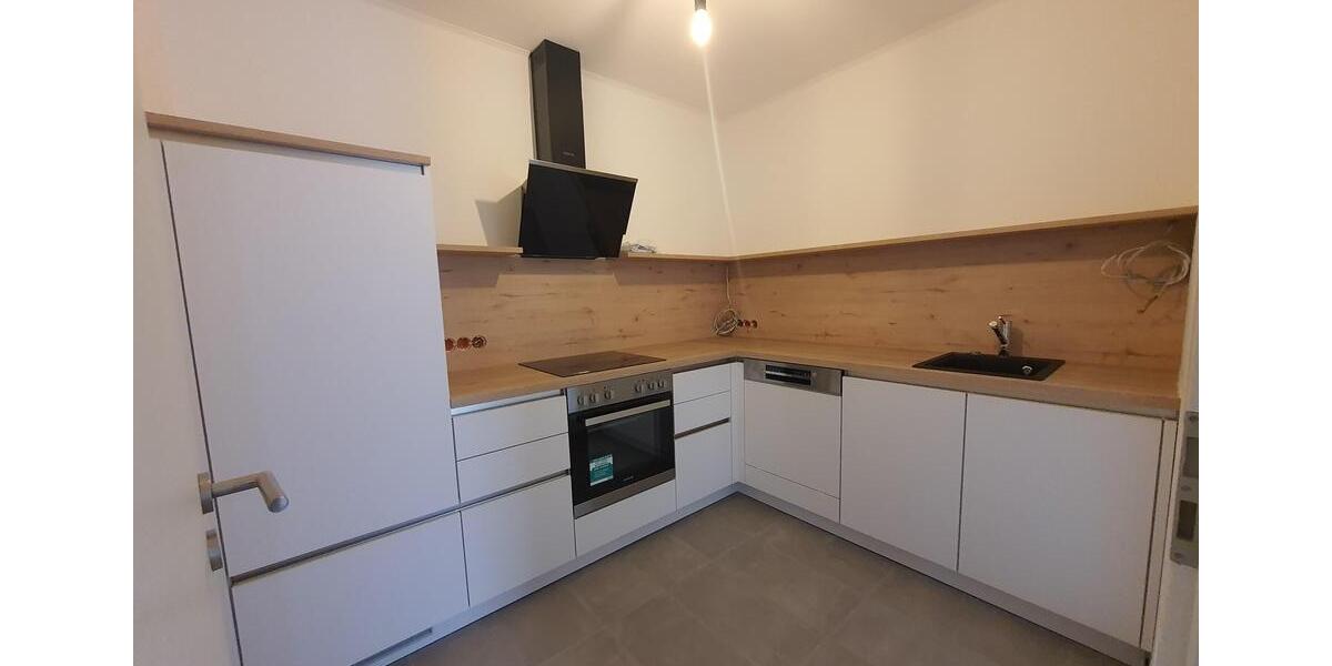 Traumhafte 3 Zimmer EG Wohnung mit zwei Terassen + zwei Garagen + großen Garten zu vermieten 3 zimmer