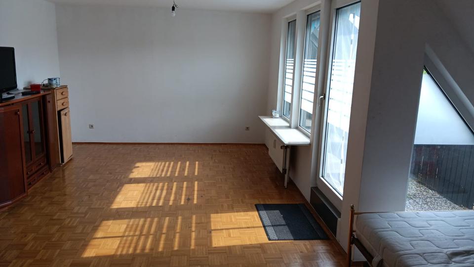 Dachgeschoßwohnung Krefeld Benrad - 2 Zimmer, 65 m&sup2;, 565&euro; | Angebot:26265928