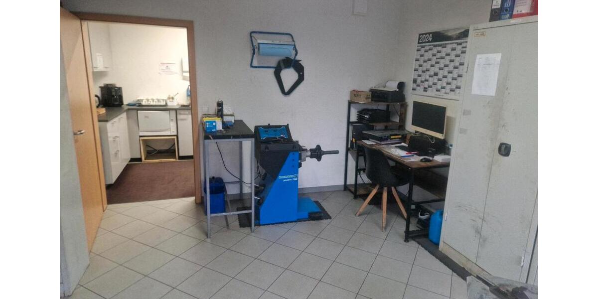 Werkstatt mit 2 Hebebühnen zimmer