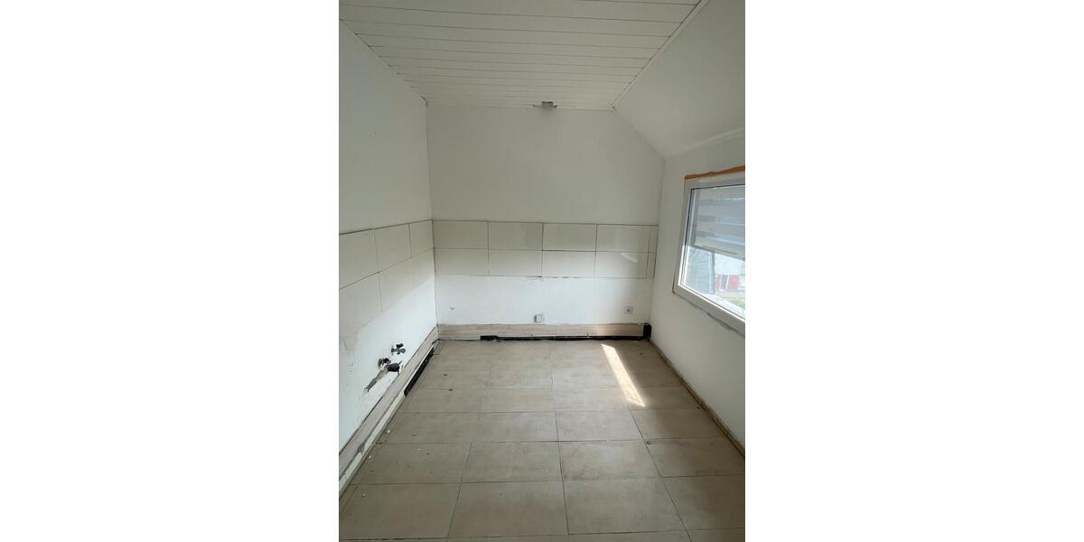 Dachgeschoßwohnung Mönchengladbach Nord - 2 Zimmer, 60 m&sup2;, 900&euro; | Angebot:26524936