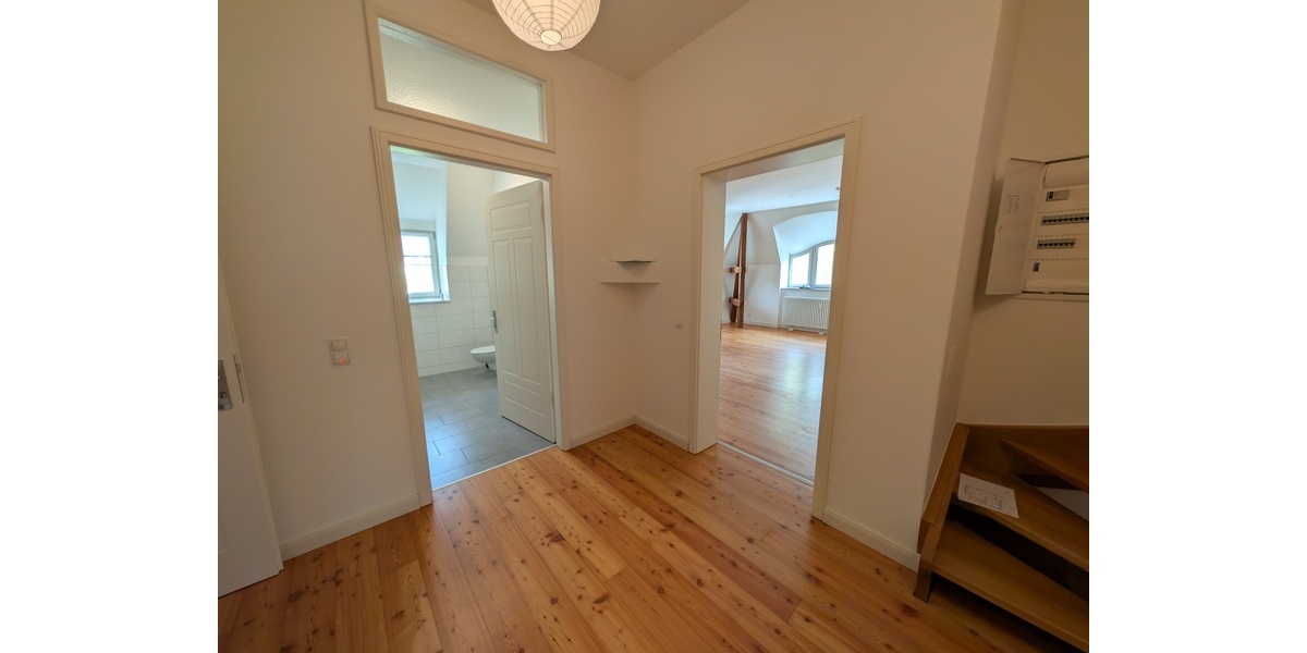 33 m-Dachgeschoss (2 Zimmer) in herzlicher Berufstätigen-WG - Zimmer Magdeburg Altstadt | Angebot:27055772