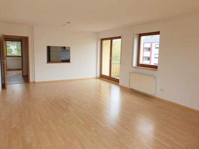 Frei! Helle Wohnung: 2ZKB mit 2 Balkonen (Süd und West), 1. OG, mit Duplex-TG-Stellplatz, gute Lage! 2 zimmer