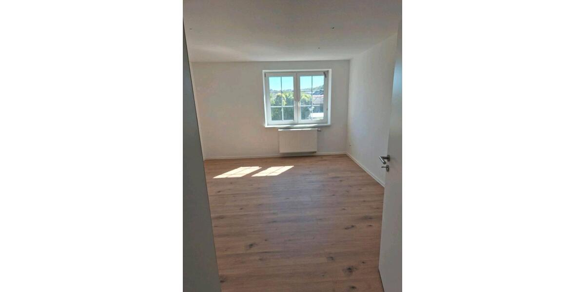 Dachgeschoßwohnung Rehlingen-Siersburg Siersburg - 3 Zimmer, 75 m&sup2;, 700&euro; | Angebot:26549980