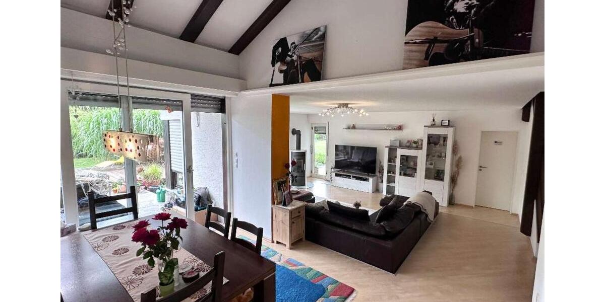 Helles, voll möbliertes Haus nahe Salzburg Stadt m. S-Bahnanbindg 4 zimmer