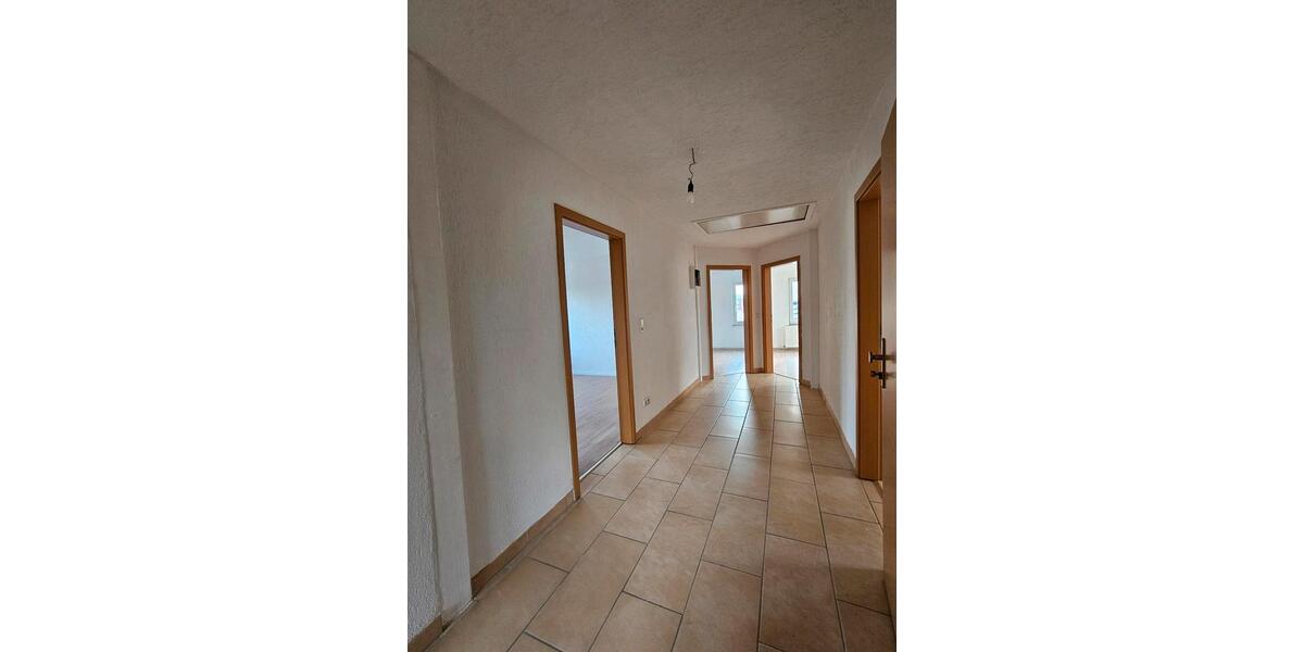 Dachgeschoßwohnung Cuxhaven - 3 Zimmer, 80 m&sup2;, 650&euro; | Angebot:25271041