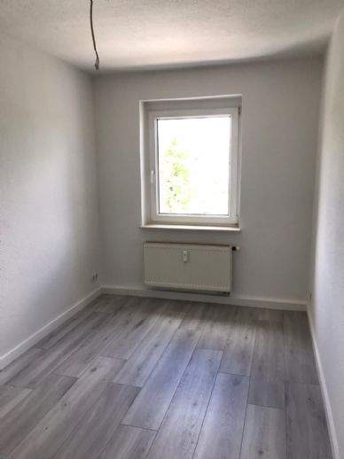 Etagenwohnung Glauchau Reinholdshain - 5 Zimmer, 105 m&sup2;, 640&euro; | Angebot:26305721
