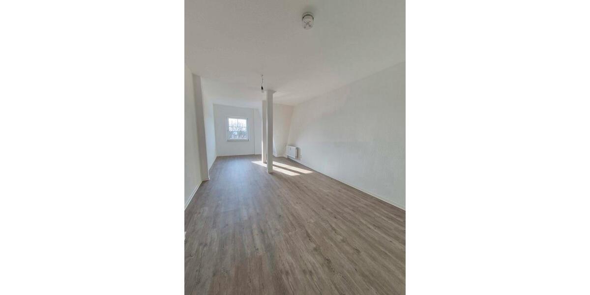 Dachgeschoßwohnung Magdeburg Nordwest - 2 Zimmer, 83 m&sup2;, 537&euro; | Angebot:25366008