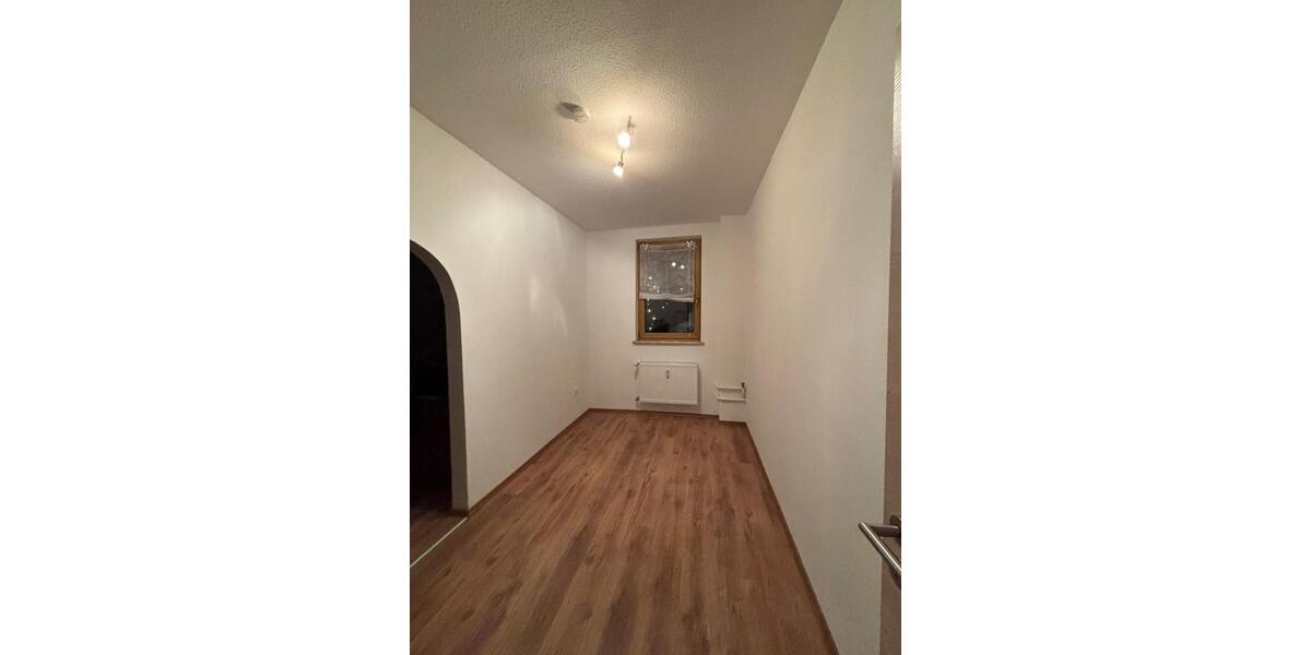 Etagenwohnung Sulzfeld - 5 Zimmer, 129 m&sup2;, 550&euro; | Angebot:24435359
