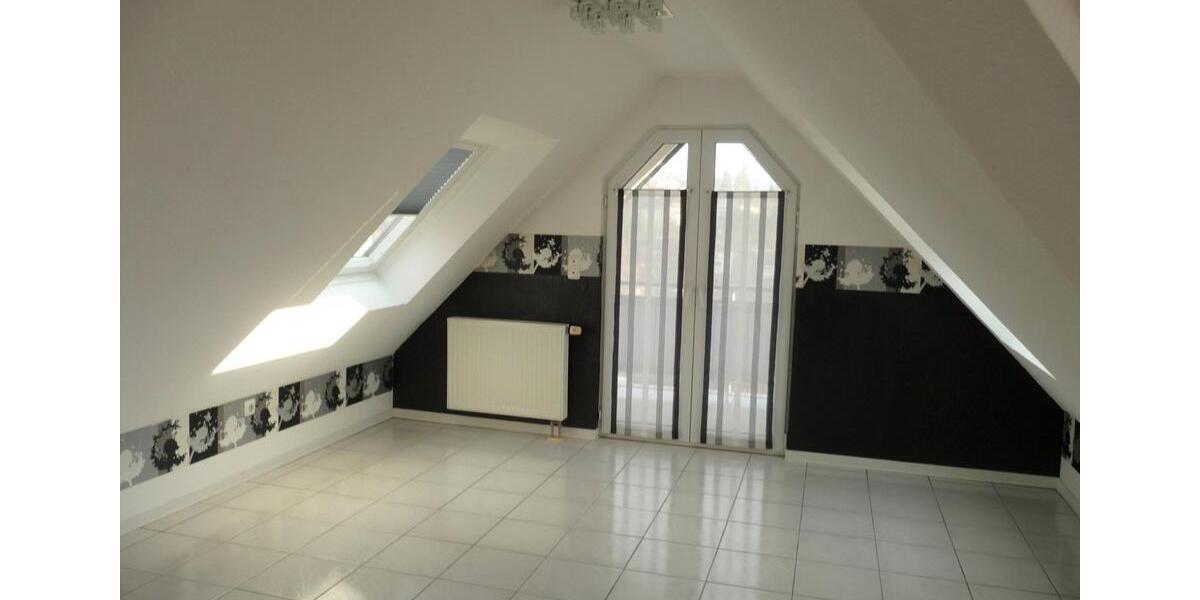 Dachgeschoßwohnung Niederaula - 2.5 Zimmer, 1 m&sup2;, 584&euro; | Angebot:26148671