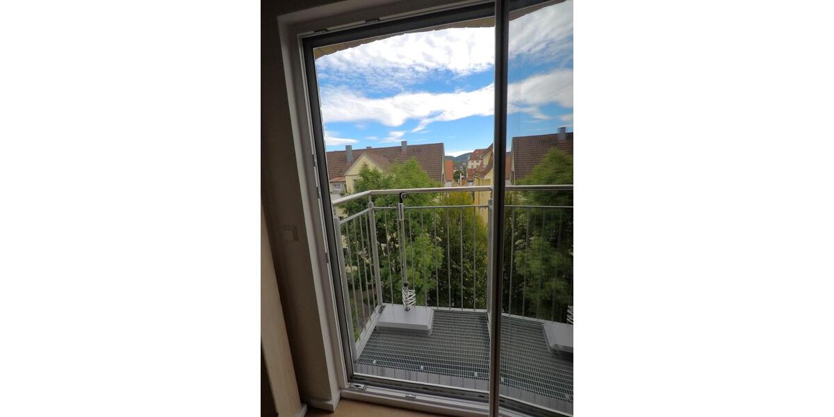 Mietwohnung :Hochwertige 1-Zimmer-DG-Wohnung in RT Oststadt 1 zimmer