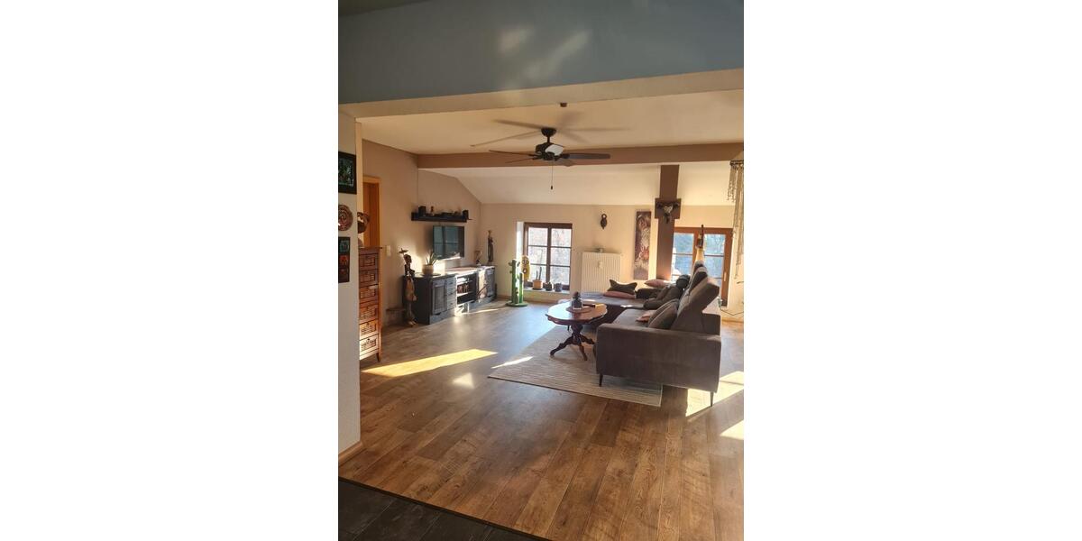 Dachgeschoßwohnung Altenburg - 3.5 Zimmer, 127 m&sup2;, 762&euro; | Angebot:25999853