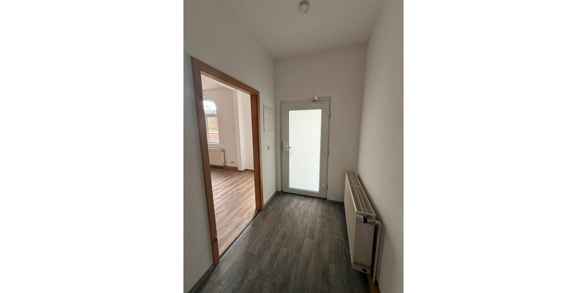 Hochparterre Saalfeld (Saale) - 2 Zimmer, 52 m&sup2;, 250&euro; | Angebot:25922471