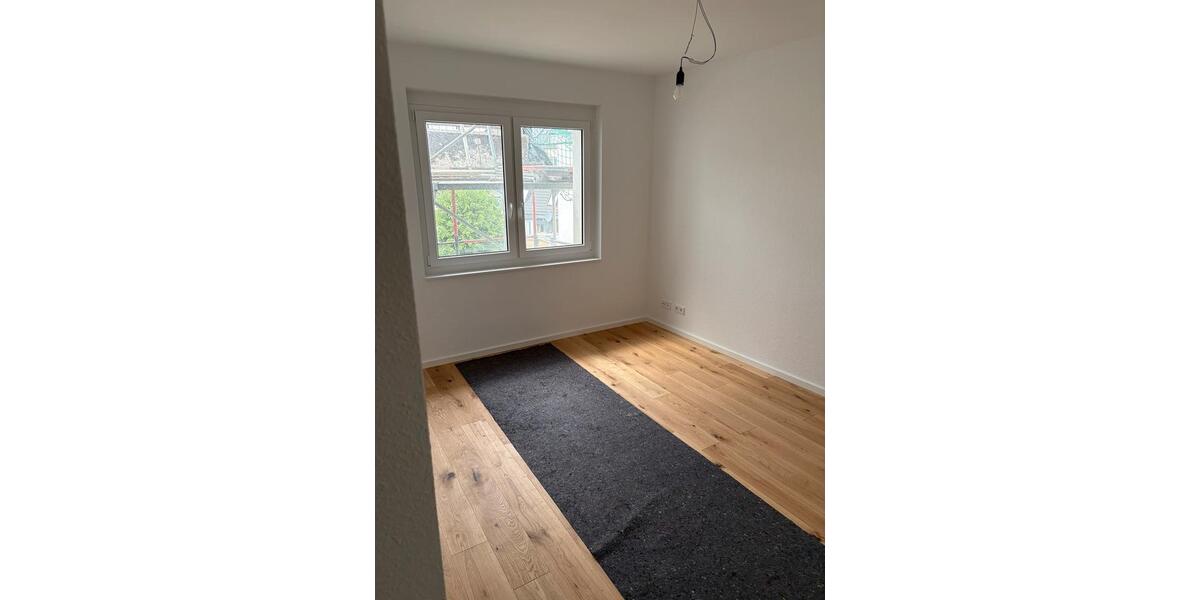 Etagenwohnung Köln - 4 Zimmer, 90 m&sup2;, 650&euro; | Angebot:26548361