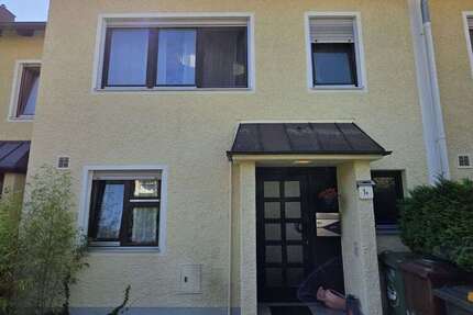 Haus zum Mieten in Augsburg 1.400 € 140 m²