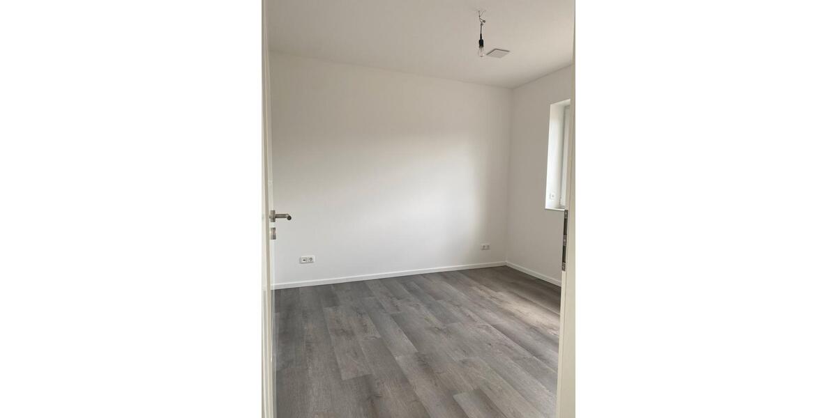 Erdgeschoßwohnung Wilhelmshaven Altengroden - 3 Zimmer, 91 m&sup2;, 1.300&euro; | Angebot:26049257