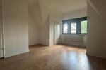 Dachgeschoßwohnung Saarbrücken West - 4 Zimmer, 65 m&sup2;, 750&euro; | Angebot:25883161