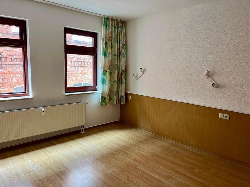 1-RaumWohnung mit Einbauküche direkt am Markt in Artern