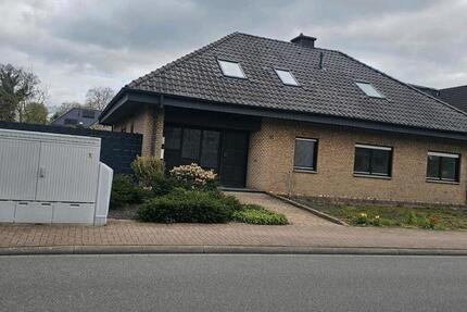 Wohnung Gronau (Westfahlen) - 3 Zimmer, 110 m&sup2;, 1.200&euro; | Angebot:26426301