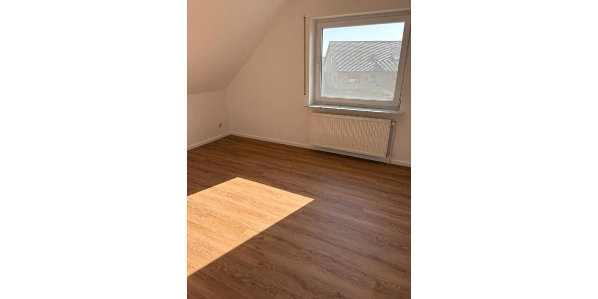 Dachgeschoßwohnung Eystrup - 3 Zimmer, 100 m&sup2;, 900&euro; | Angebot:25373730