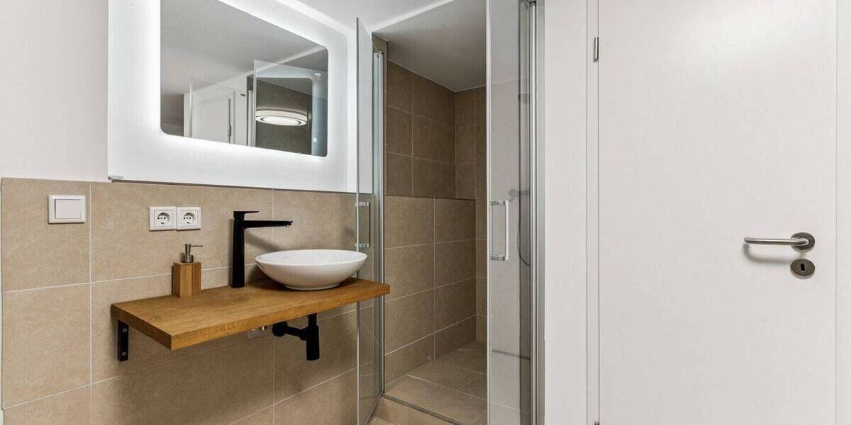 Etagenwohnung Meerbusch Büderich - 3 Zimmer, 122 m&sup2;, 1.850&euro; | Angebot:26742031