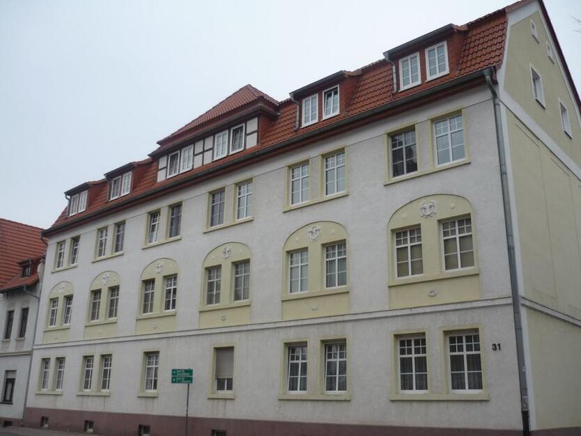 Helle 2R Wohnung mit PKW-Stellplatz