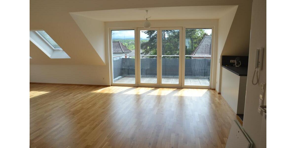 Dachgeschoßwohnung Nürtingen - 3.5 Zimmer, 104 m&sup2;, 1.330&euro; | Angebot:25099093