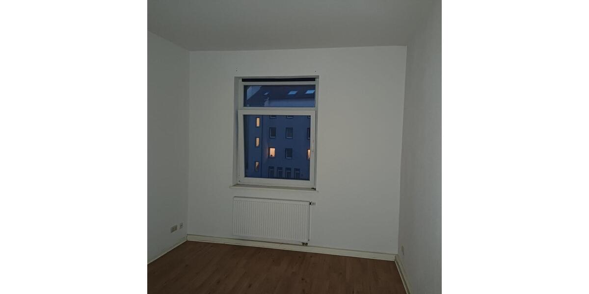 Wg Zimmer mit 2 Mitbewohner 1 zimmer