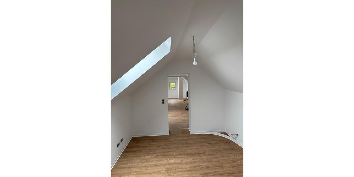 Etagenwohnung Waldböckelheim - 5 Zimmer, 140 m&sup2;, 1.250&euro; | Angebot:26220971