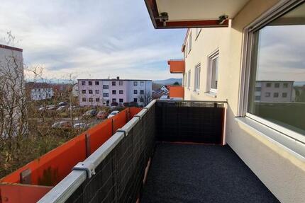 Helle 2-Zimmer Wohnung mit großem Balkon Erstbezug nach Sanierung 2 zimmer