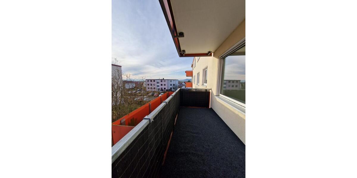 Helle 2-Zimmer Wohnung mit großem Balkon Erstbezug nach Sanierung 2 zimmer